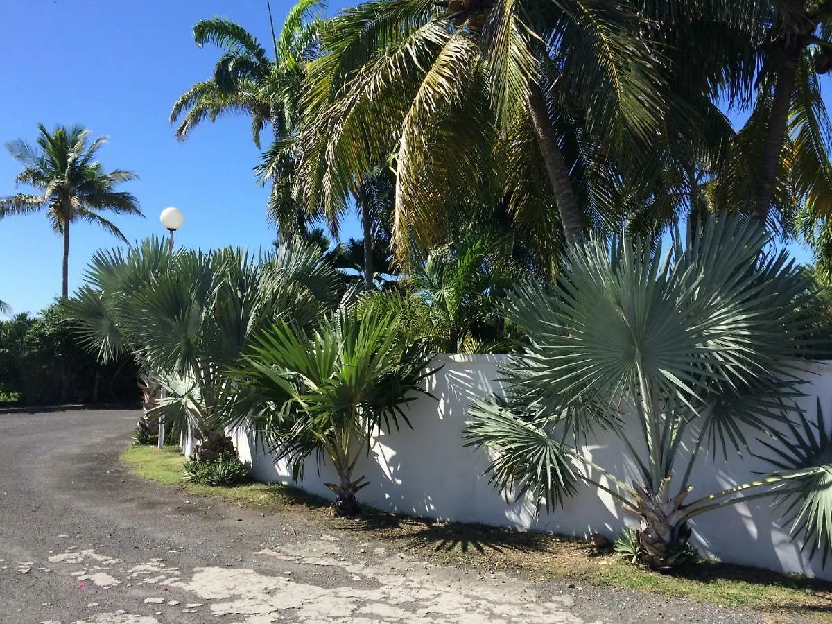 Villa Piscine et Iguanes en bord de mer proche plages marina et golf Saint-Francois  Guadeloupe
